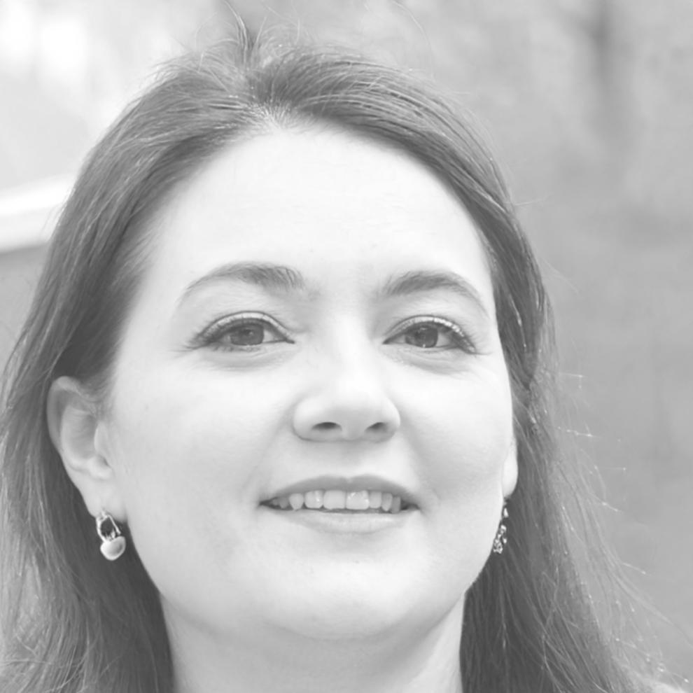 Dr. Sarah Hoffmann - Marktstrategin